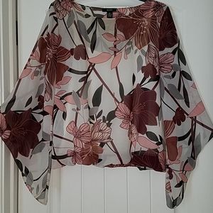 💕 Beautiful Floral Blouse by Alfani 💕